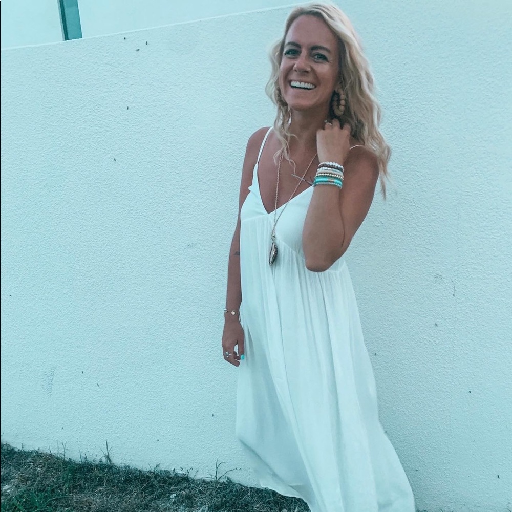 hey poshers! come shop my vintage finds & make me an offer! ☀︎